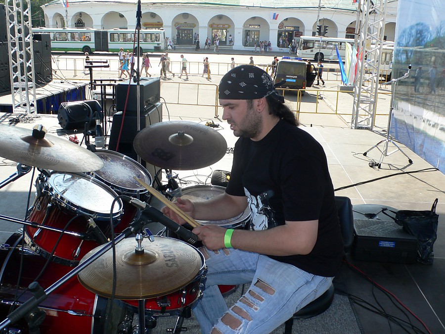 Музыкант в центре Костромы